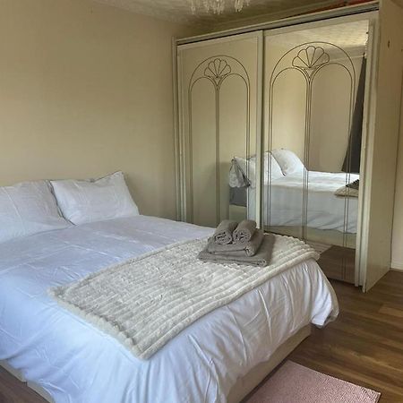 Single And Doubles Rooms Close To Central לונדון מראה חיצוני תמונה