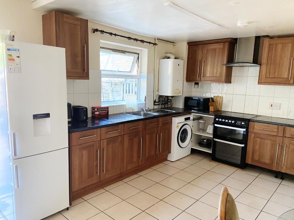 Single And Doubles Rooms Close To Central לונדון מראה חיצוני תמונה