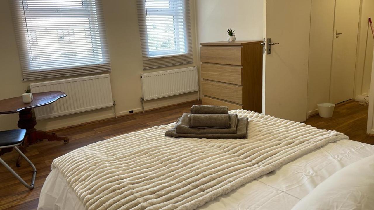 Single And Doubles Rooms Close To Central לונדון מראה חיצוני תמונה