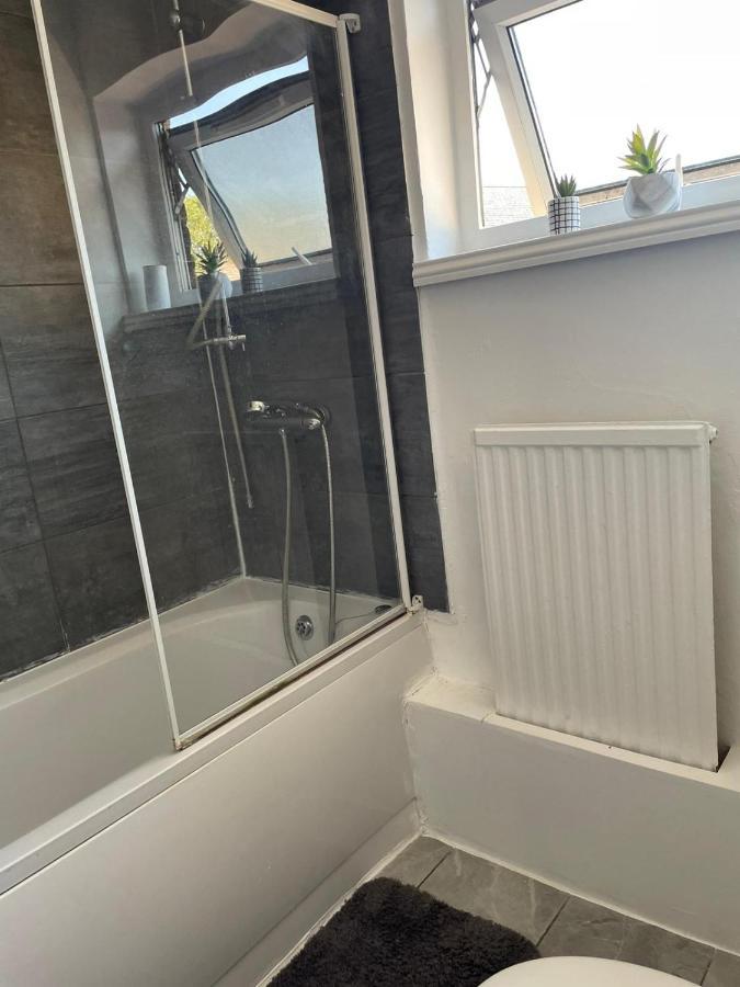 Single And Doubles Rooms Close To Central לונדון מראה חיצוני תמונה