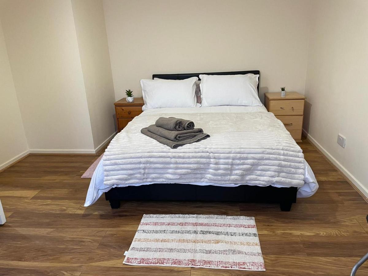 Single And Doubles Rooms Close To Central לונדון מראה חיצוני תמונה