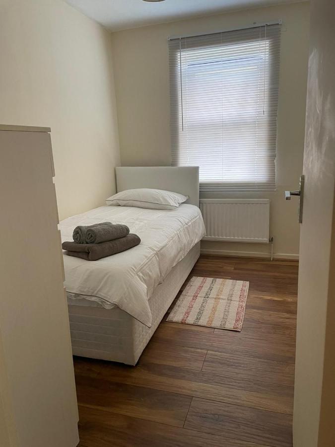 Single And Doubles Rooms Close To Central לונדון מראה חיצוני תמונה