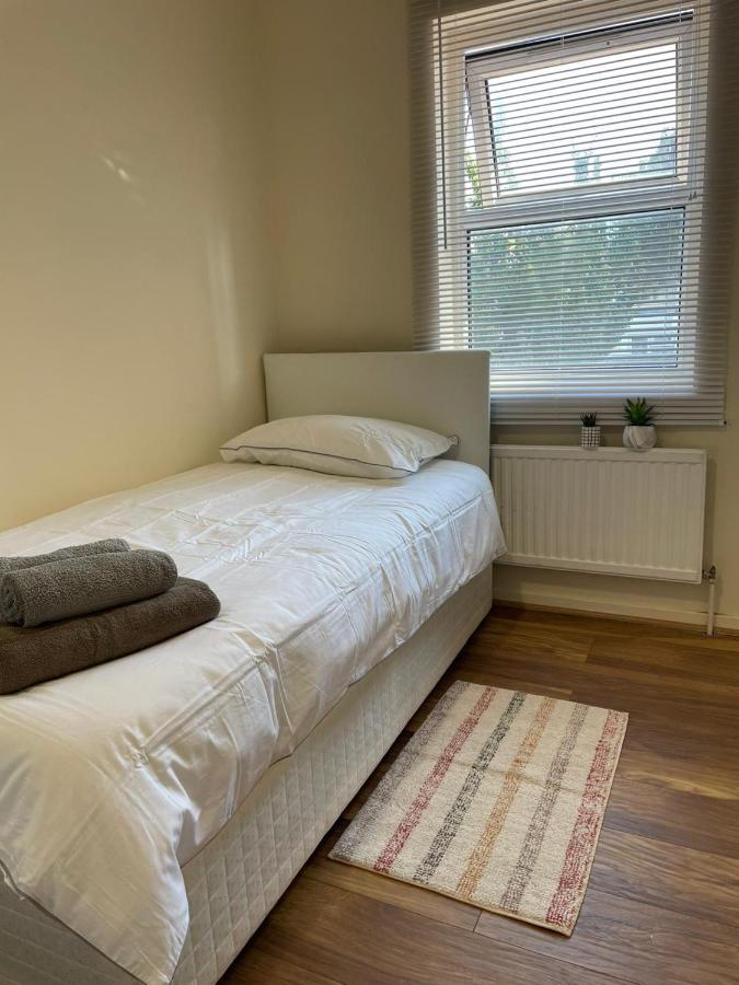Single And Doubles Rooms Close To Central לונדון מראה חיצוני תמונה