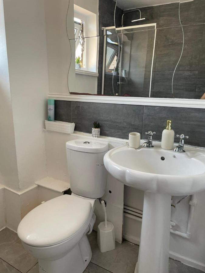 Single And Doubles Rooms Close To Central לונדון מראה חיצוני תמונה